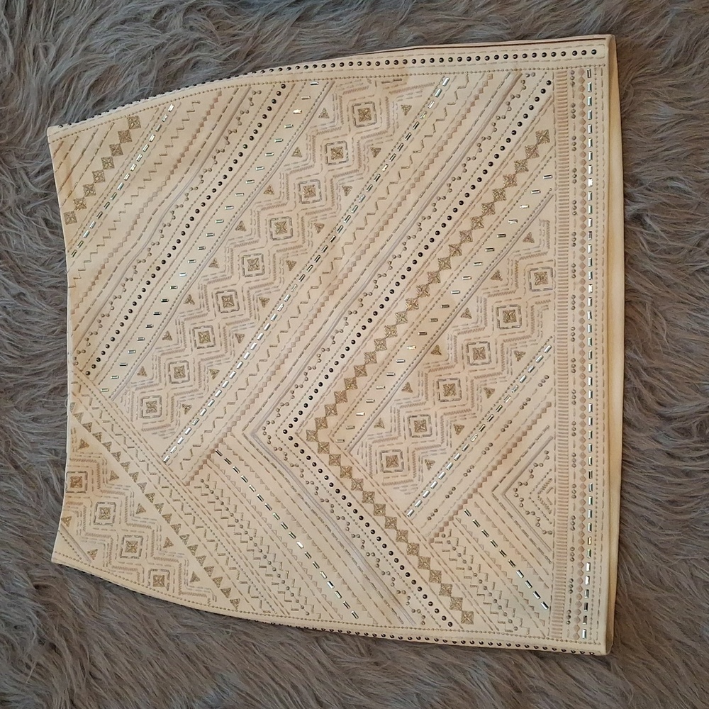 White House Black Market cream metallic embroidered sz 4 skirt
